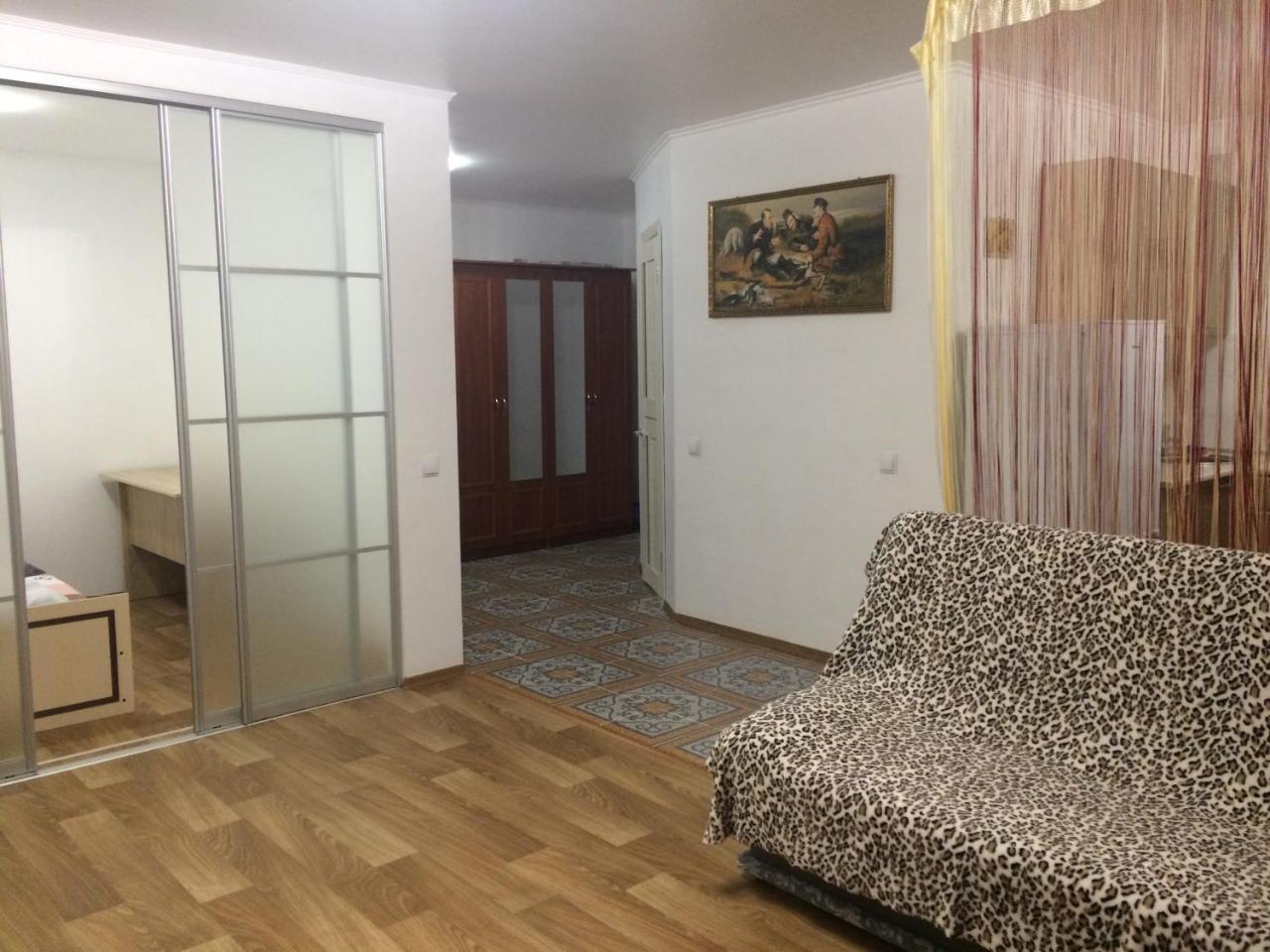 Studio Apartment In Center Полтава Екстер'єр фото