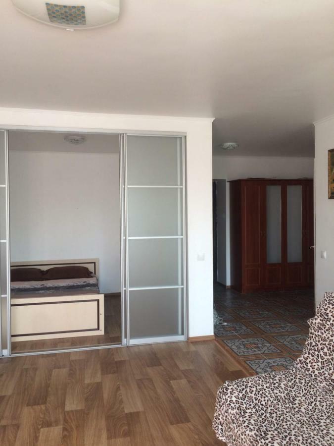 Studio Apartment In Center Полтава Екстер'єр фото
